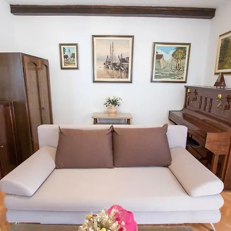 Cherie Trogir