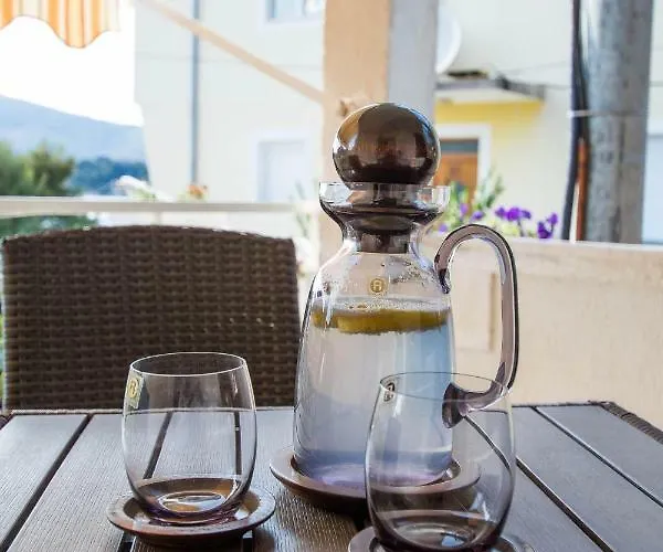 Cherie Traù